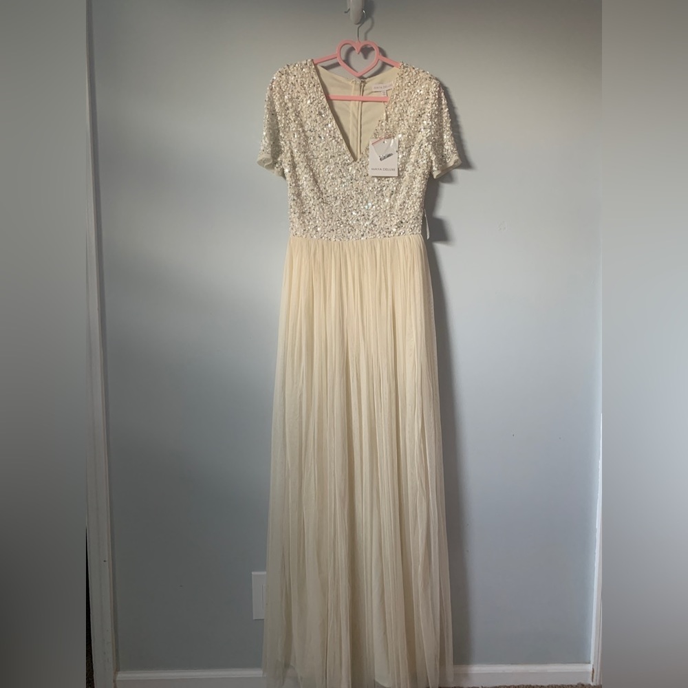 ASOS Maya Deluxe Formal Dress Size 4 Cream Color NWT